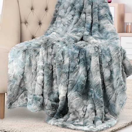 Soft & Comfortable Arctic Blue Faux Fur Throw Blanket for Couch - (50"x65") Minky & Fluffy Fall Blankets & Throws, Plush Fuzzy Cover for Bed, Sofa & Living Room - Cozy Home Decor