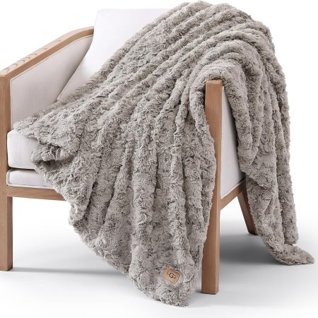 Faux Fur Throw Blanket Luxury Lightweight Cozy Soft Throw for Couch Bed or Chair Hypoallergenic Machine Washable Double-Sided Fluffy Blanket Home Decor, 50-inch x 70-inch, Seal Grey
